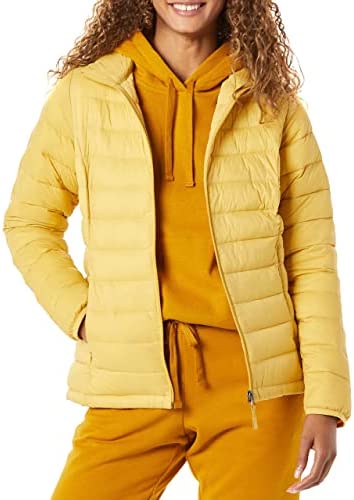 Amazon Essentials Women’s Lightweight Long-Sleeve Water-Resistant Puffer Jacket (Available in Plus Size)